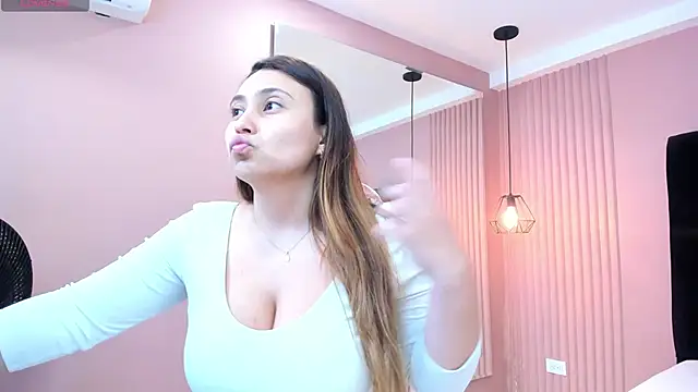 dulce santamaria online show from 12.06.24