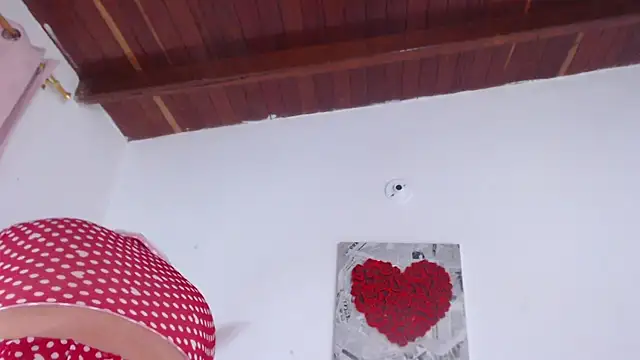 Amara Red online show from 11.10.25