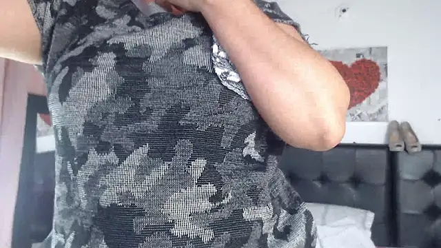 Amara Red online show from 04.18.26