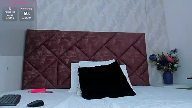 Snapshot of _karla_Brunette_ chatting on 12.14.24  karla Brunette  online show from 12.14.24