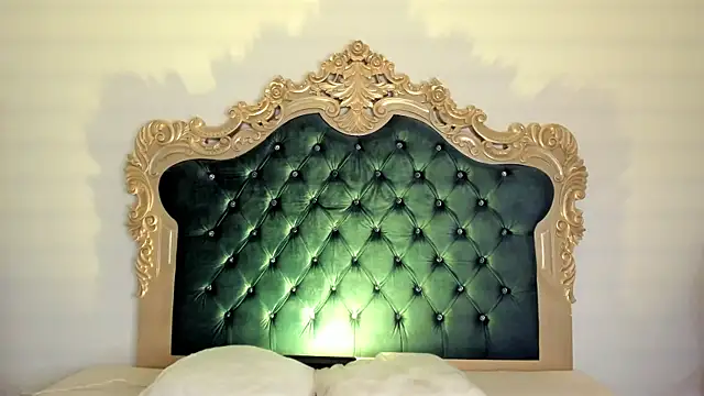 Ari sunshine  online show from 09.12.25