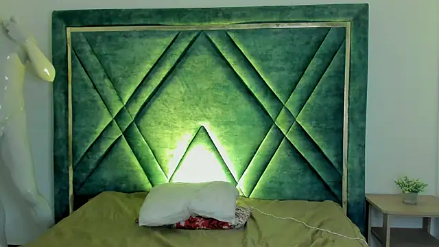 Ari sunshine  online show from 10.01.25