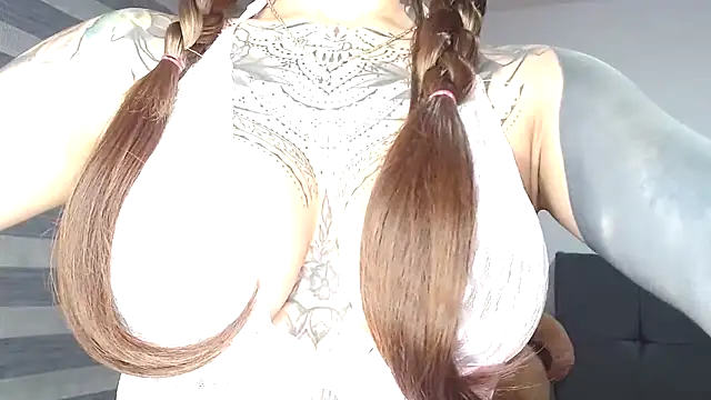 EmiliMontero online show from 02.22.26