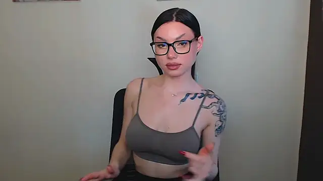 Snapshot of Cutesweetheart chatting on 03.10.25 Cutesweetheart online show from 03.10.25