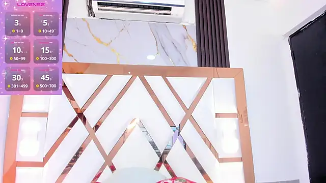 Snapshot of amberr_sweett69 chatting on 12.12.24 amberr sweett69 online show from 12.12.24