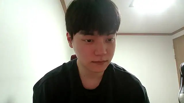 Snapshot of dhwisydy chatting on 04.14.26 dhwisydy online show from 04.14.26
