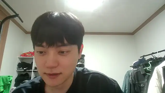 Snapshot of dhwisydy chatting on 04.15.26 dhwisydy online show from 04.15.26