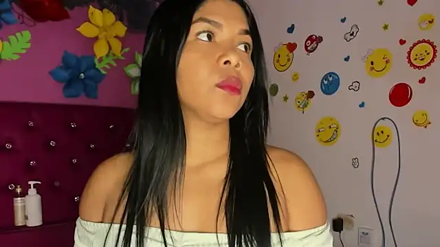 DIORA Latina online show from 12.31.24