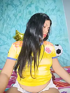Snapshot of DIORA_Latina chatting on 06.19.26 DIORA Latina online show from 06.19.26
