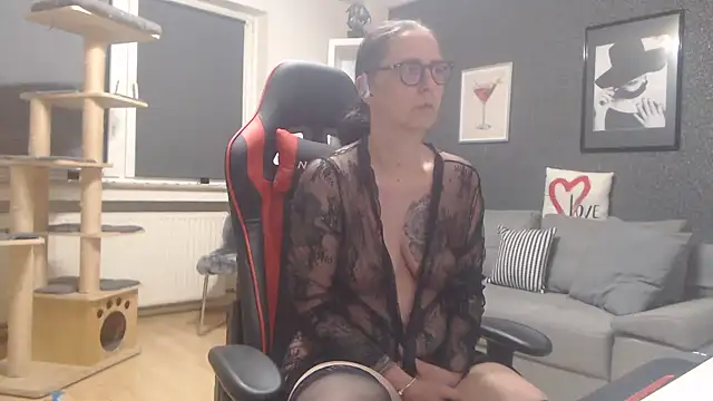 Snapshot of EiskalterEngel74 chatting on 01.24.25 EiskalterEngel74 online show from 01.24.25