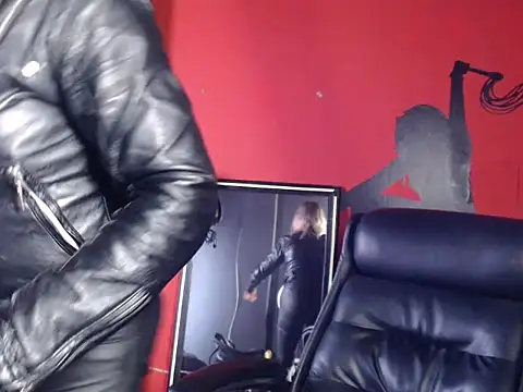 KLOE PIELL online show from 04.17.26