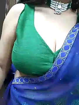 Snapshot of Aradhya-Sharma chatting on 01.05.25 Aradhya-Sharma online show from 01.05.25