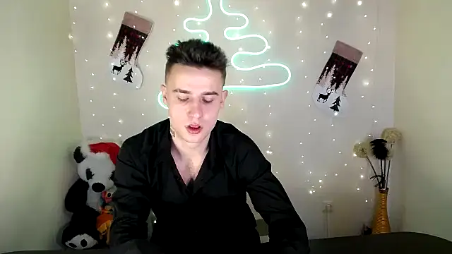 Snapshot of Mike_severi2 chatting on 12.19.24 Mike severi2 online show from 12.19.24