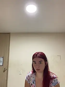 Snapshot of MiaLujan_ chatting on 01.04.25 MiaLujan  online show from 01.04.25