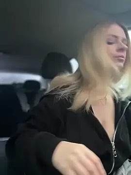 Love Bri online show from 12.17.25