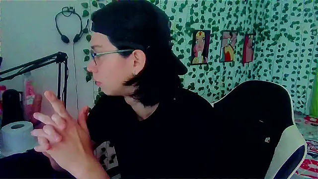 Snapshot of Andy_gray chatting on 06.22.26 Andy gray online show from 06.22.26