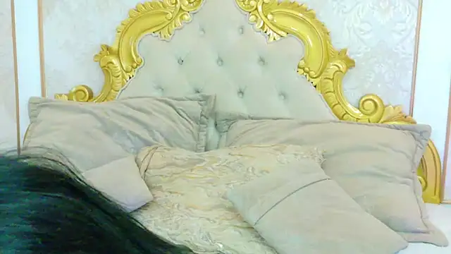 Snapshot of BellahColucci chatting on 06.01.26 BellahColucci online show from 06.01.26