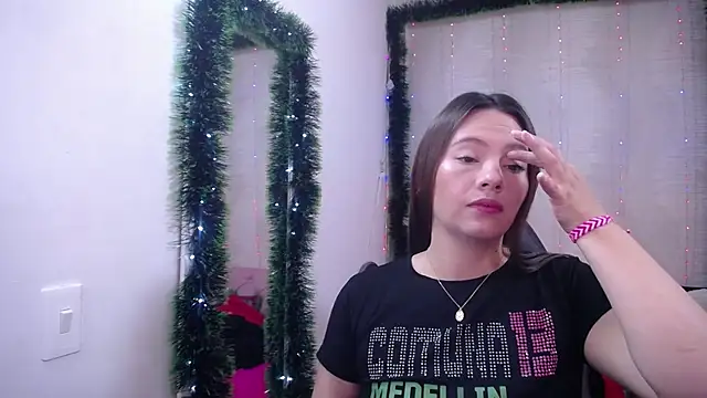 lauraguzman online show from 01.03.25