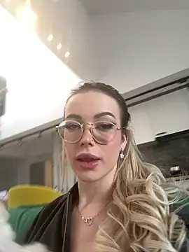 KylieJoyce online show from 01.06.25