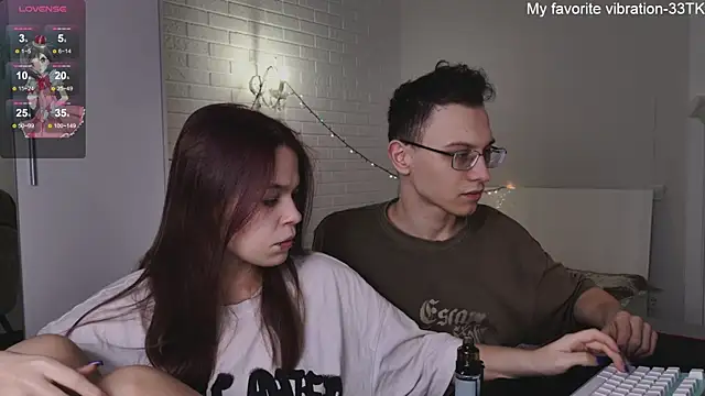 Snapshot of ValBae chatting on 12.27.24 ValBae online show from 12.27.24