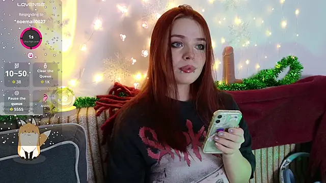 Snapshot of ValBae chatting on 12.13.25 ValBae online show from 12.13.25