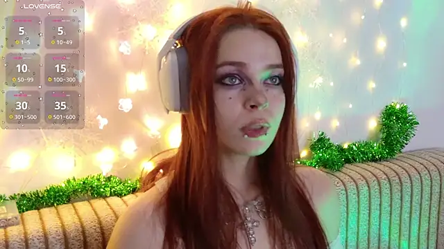 Snapshot of ValBae chatting on 12.15.25 ValBae online show from 12.15.25