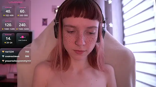 Snapshot of juliapie chatting on 12.08.24 juliapie online show from 12.08.24