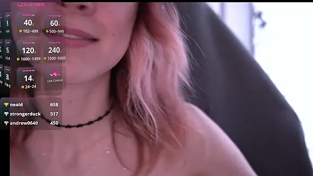 Snapshot of juliapie chatting on 03.14.25 juliapie online show from 03.14.25