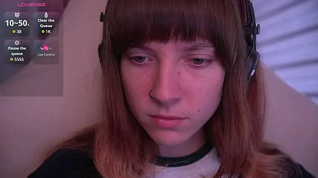 Snapshot of juliapie chatting on 10.17.25 juliapie online show from 10.17.25