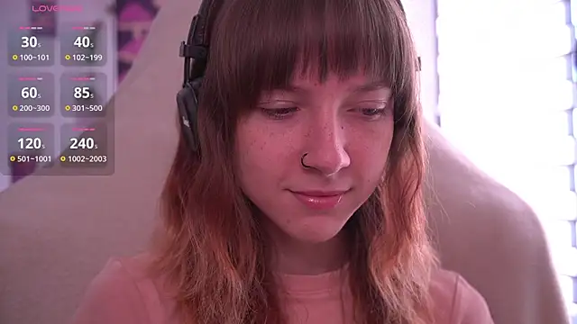 Snapshot of juliapie chatting on 10.19.25 juliapie online show from 10.19.25