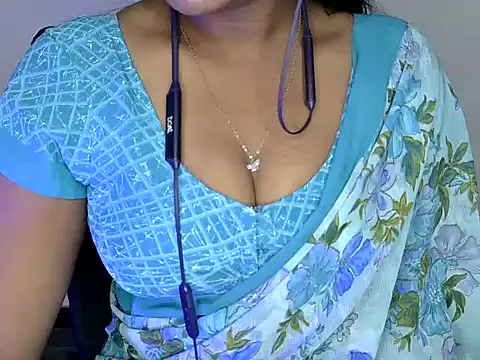 Snapshot of shila20 chatting on 02.04.25 shila20 online show from 02.04.25