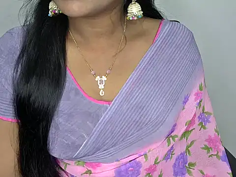 Snapshot of shila20 chatting on 02.18.25 shila20 online show from 02.18.25