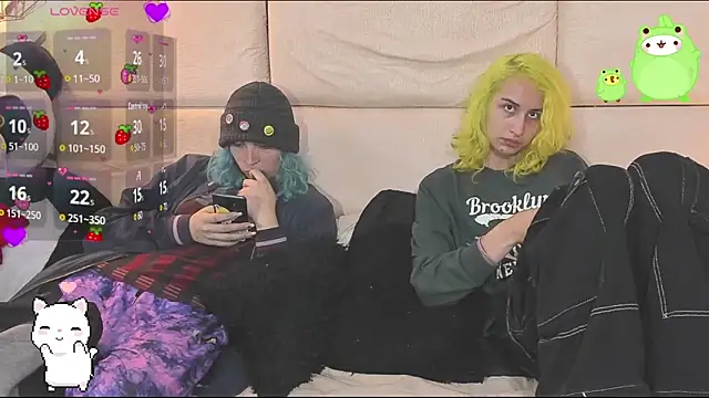 -kisa  online show from 10.18.25