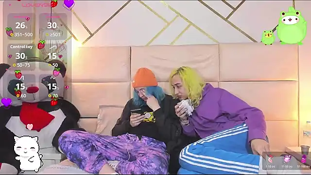 -kisa  online show from 11.22.25