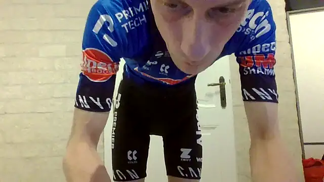 Snapshot of sportslet1 chatting on 04.14.26 sportslet1 online show from 04.14.26