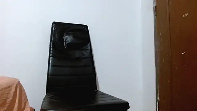 Snapshot of BrandonStond chatting on 05.11.26 BrandonStond online show from 05.11.26