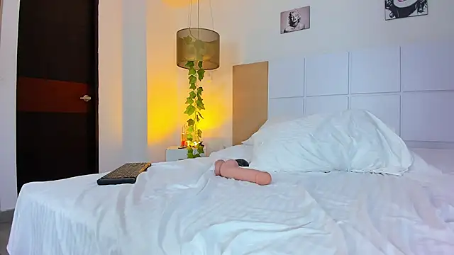 Snapshot of NathalyDaniels chatting on 02.22.25 NathalyDaniels online show from 02.22.25