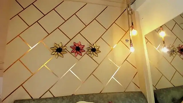 marianeporter   online show from 04.21.26