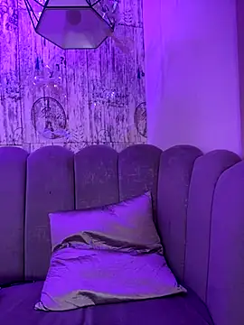 AbyThompson online show from 11.09.25