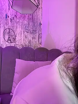 Snapshot of AbyThompson chatting on 05.19.26 AbyThompson online show from 05.19.26