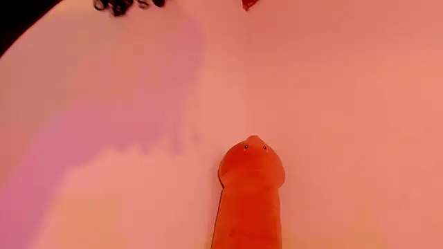 HarleyRedd online show from 02.14.25