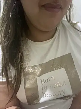 yassminsexy22 online show from 04.19.26