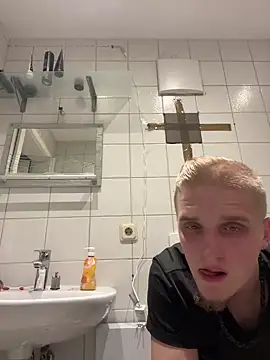 Michaela1222 online show from 04.15.26