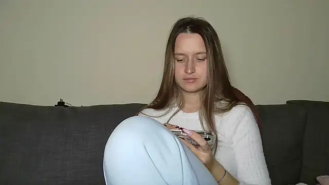 Snapshot of Submissive_love chatting on 02.15.25 Submissive love online show from 02.15.25