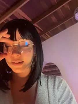 Snapshot of sweeet_peach chatting on 06.20.26 sweeet peach online show from 06.20.26