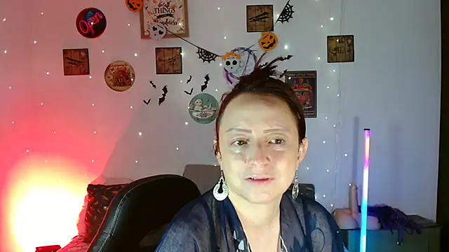 catalinamommyx online show from 10.27.25