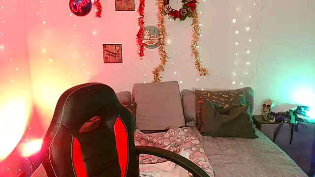 catalinamommyx online show from 12.15.25