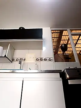 Bonny Klote online show from 12.18.25