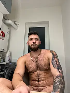 Snapshot of LoveIsBlind_ chatting on 12.15.24 LoveIsBlind  online show from 12.15.24