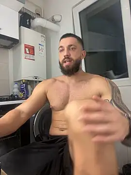 Snapshot of LoveIsBlind_ chatting on 10.08.25 LoveIsBlind  online show from 10.08.25